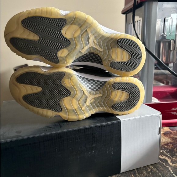 Jordan 11 mid cool grey,  size 9,5 - Picture 5 of 5